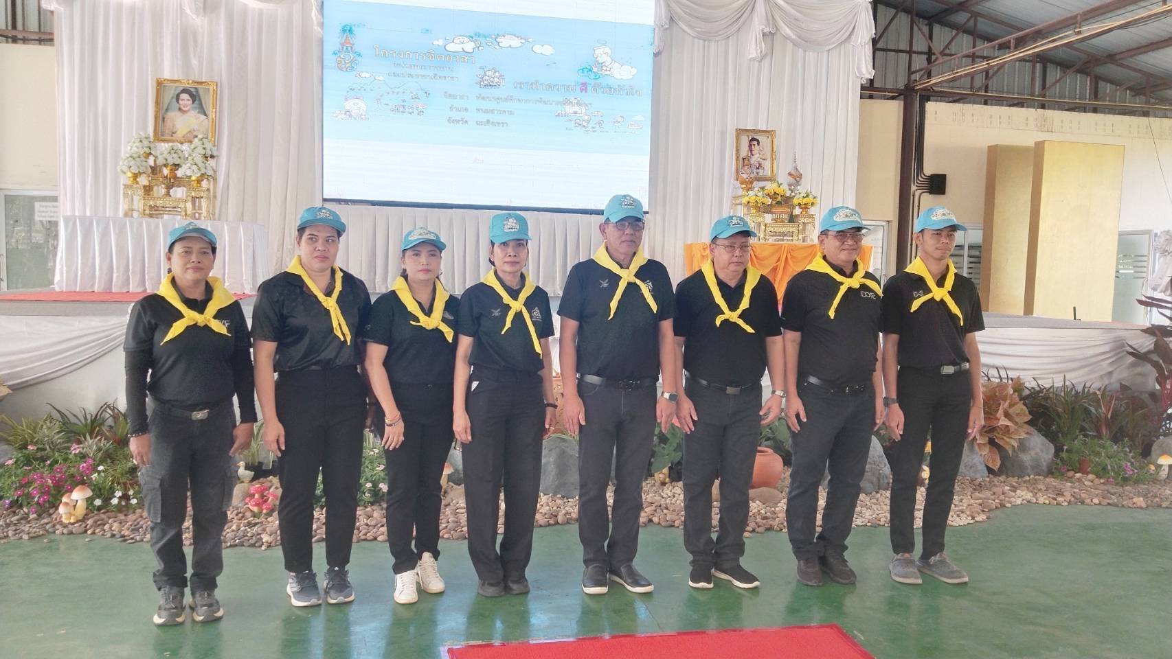 สำนักพัฒนาทุนและองค์กรการเงินชุมชน โดยส่วนงานพัฒนาชุมชนในศูนย์ศึกษาการพัฒนาเขาหินซ้อนอันเนื่องมาจากพระราชดำริ จังหวัดฉะเชิงเทรา ร่วมกิจกรรมจิตอาสาพัฒนา ปรับปรุงภูมิทัศน์และบำรุงรักษาต้นไม้ทรงปลูก เพื่อถวายเป็นพระราชกุศลแด่ สมเด็จพระนางเจ้าสิริกิติ์ พระบรมราชินีนาถ พระบรมราชชนนีพันปีหลวง ในวาะระครบ ๑๐๐ วัน (สตมวาร)  